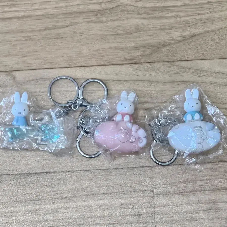미피 스노우볼 키링