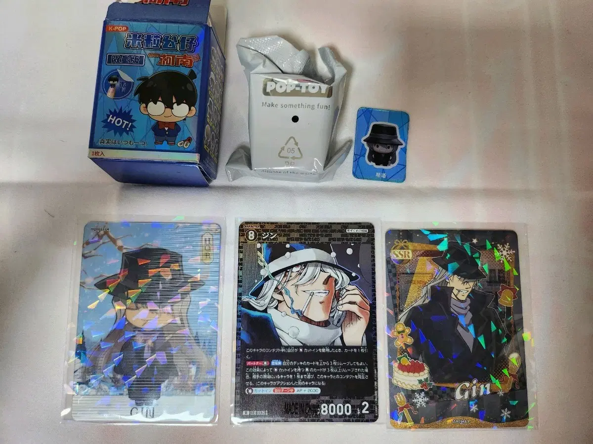 명탐정코난 진 TCG카드와 미니 피규어 일괄 판매 합니다