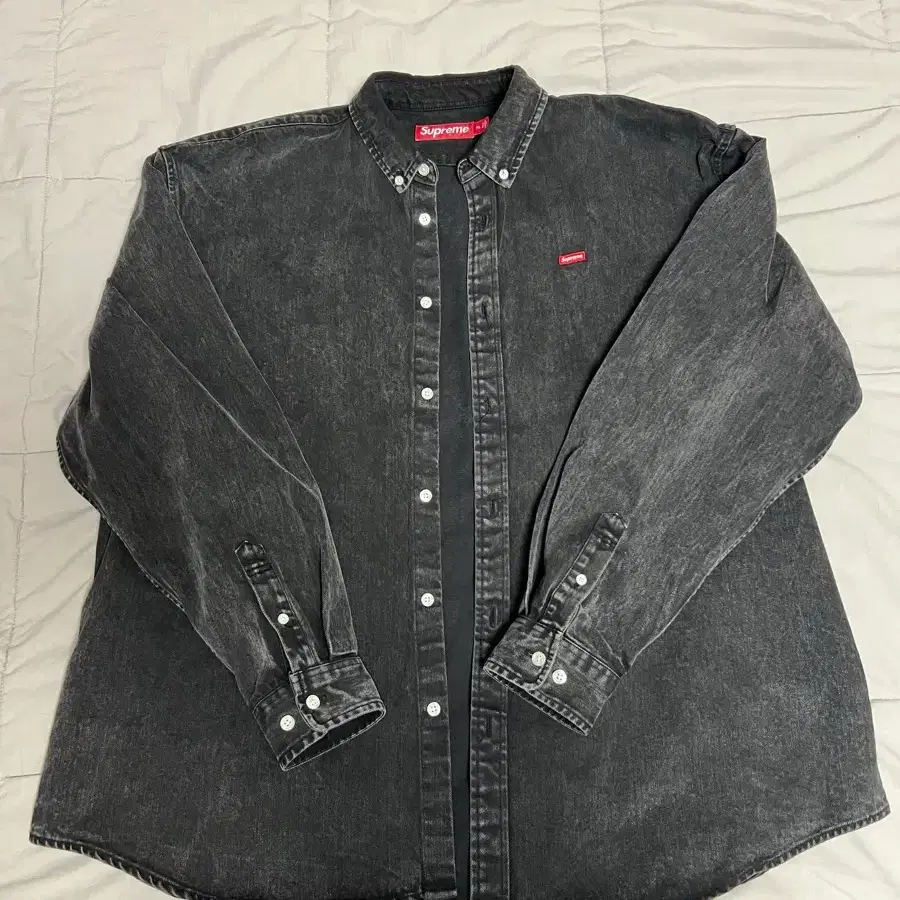 슈프림 스몰박스 셔츠 워시드 블랙 24ss xl 판매합니다.