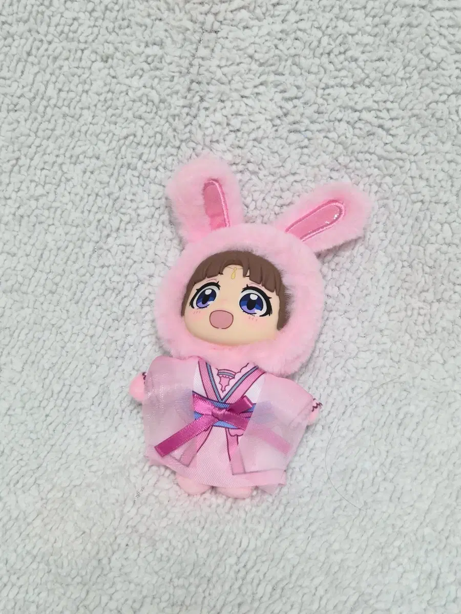 인형 핑크 토끼 귀옷 약사의 혼잣말.