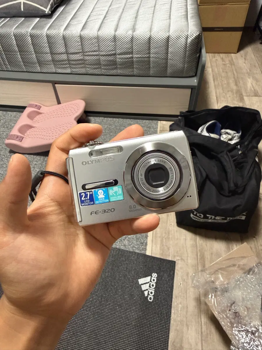 올림푸스 FE-320 디지털 카메라 실버