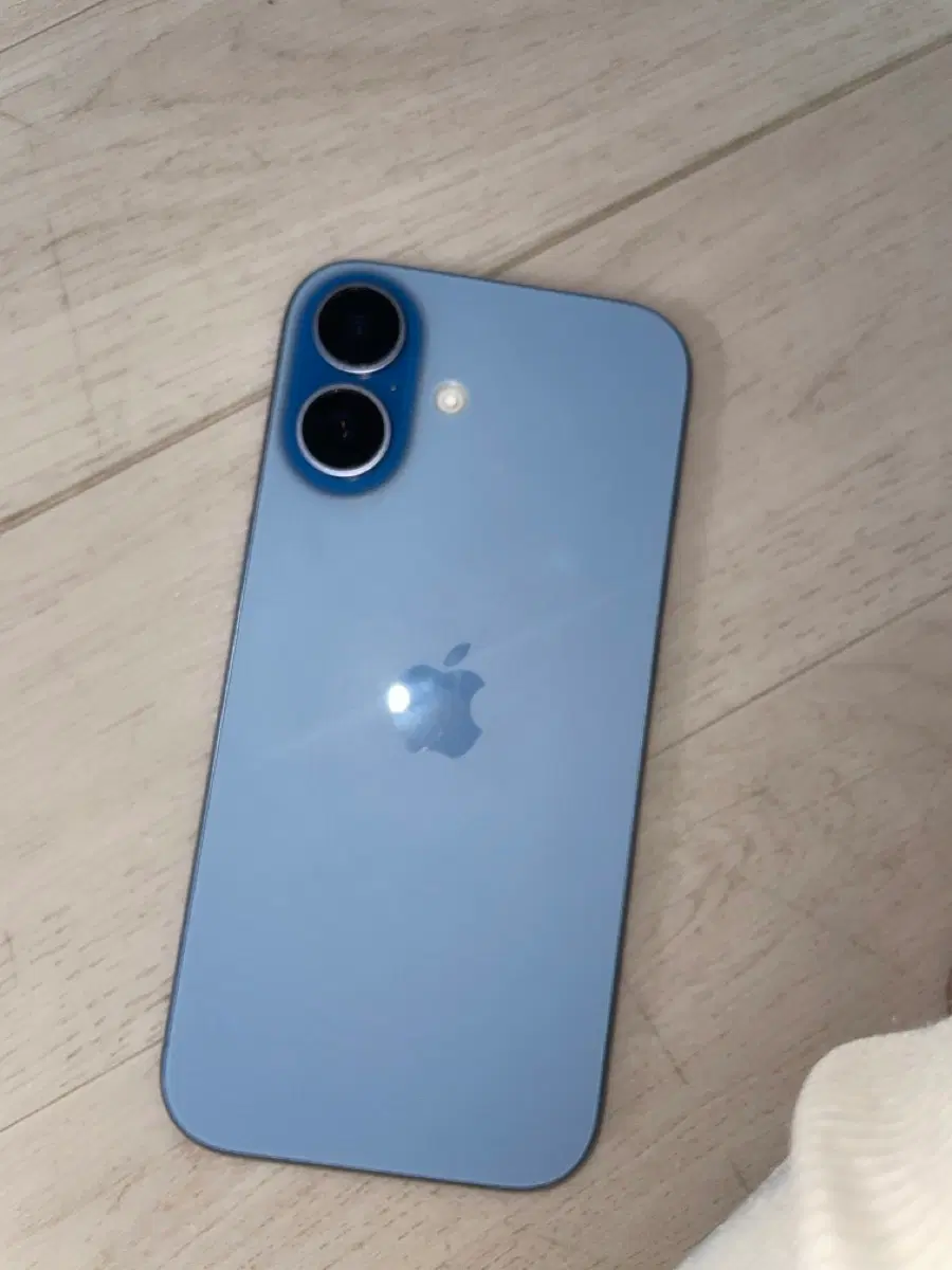 아이폰17 블루 256gb(찍힘 자국들 있음)