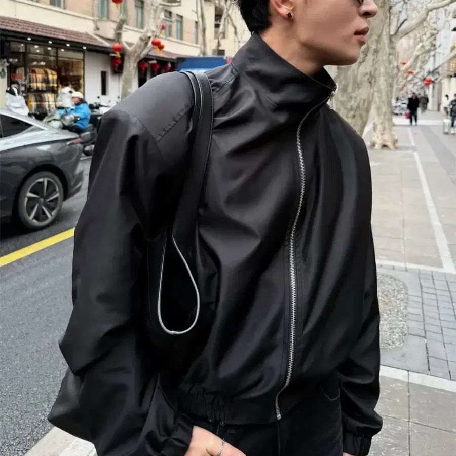 [새상품급] 프라게 크롭 새틴 블루종 M