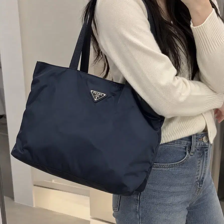 [A급/정품인증] 프라다 나일론 토트백 네이비