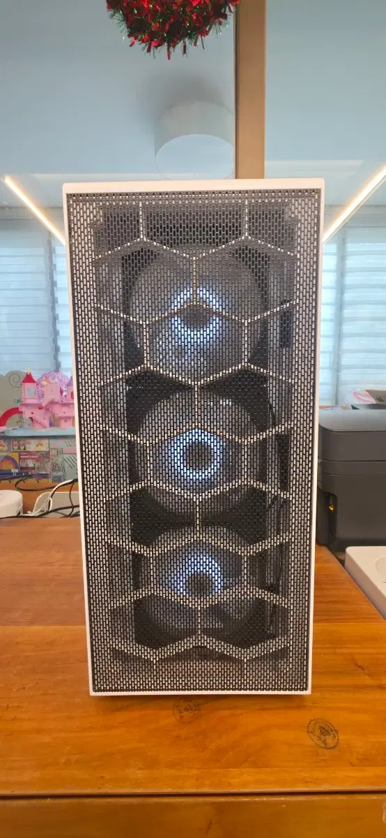 화이트pc본체 i7 10700k 내장그래픽