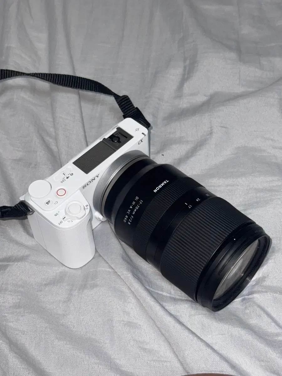 소니 ZV-E10m2 + 탐론 1770 f2.8 + 기타 장비 풀셋