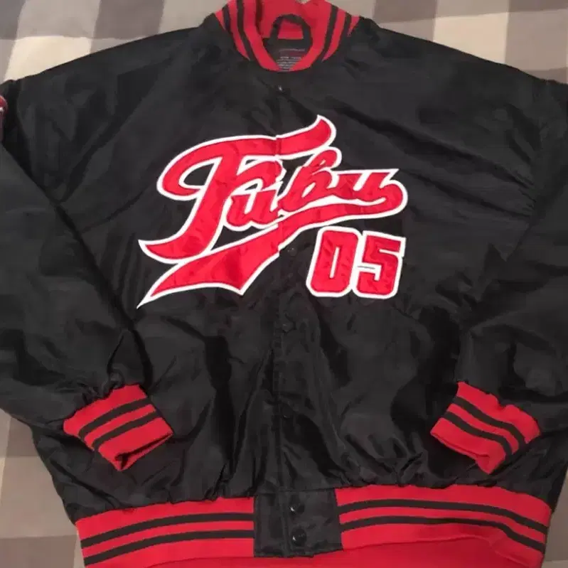 [새상품 / 데드스톡] FUBU 후부 블랙 레드 자수 바시티 재킷 M