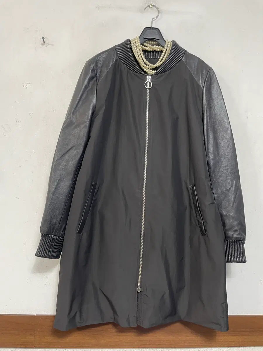 N7151 The Izzat 더아이잗 가죽배색 롱 자켓.블루종.안감누빔