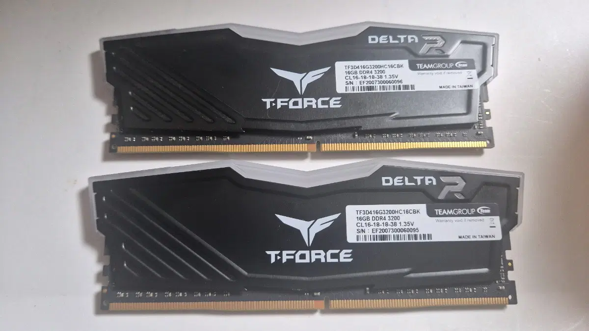팀그룹 ddr4 16GB 램 두개판매합니다