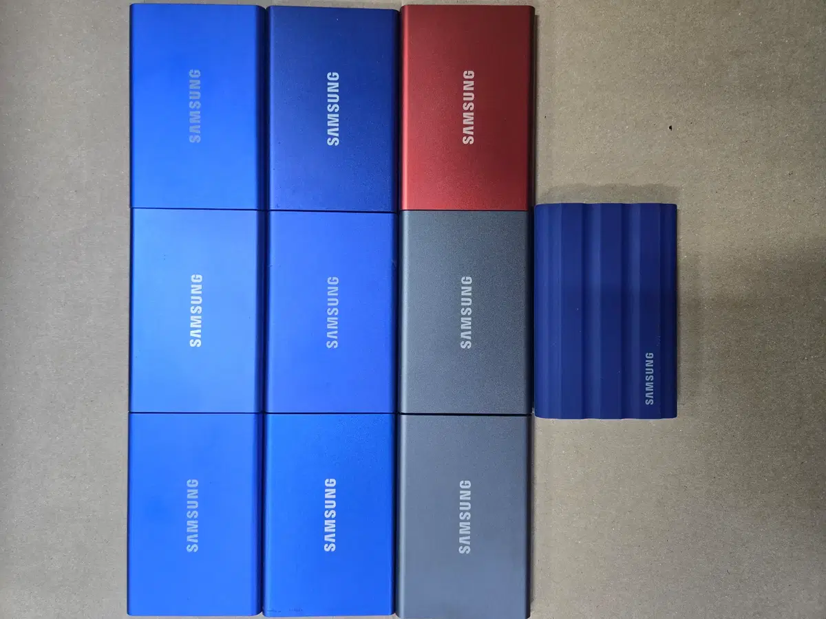 삼성전자 포터블 SSD T7 2TB (2테라) 판매합니다