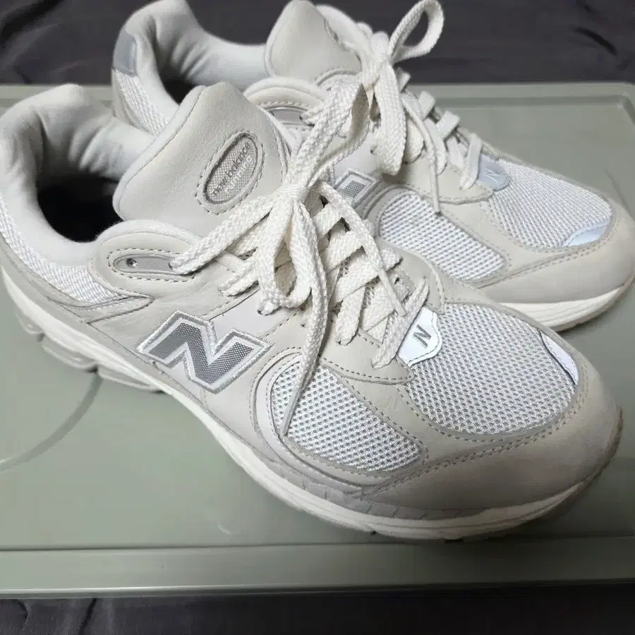 (275)뉴발란스 2002r 아이보리 2002raa