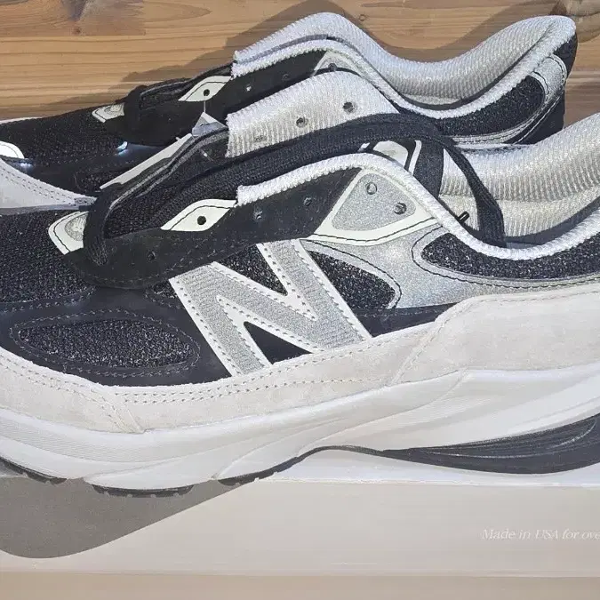 뉴발란스 990v6