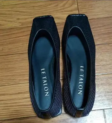 LE TALON 메쉬 스퀘어토 펌프스 블랙