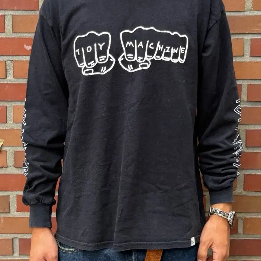 00s Toy machine L/S