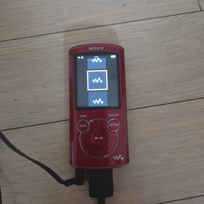 ソニーウォークマンMP3プレーヤー赤