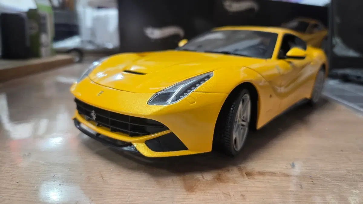 핫휠 엘리트 페라리 F12 베를리네타 옐로우 다이캐스트