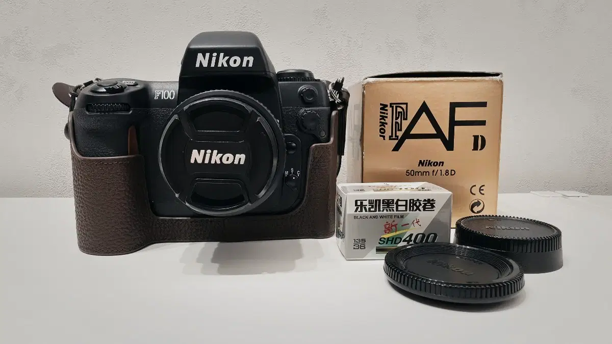 [초A급] 니콘 F100 + 50mm 1.8D + 흑백필름 + 악세사리