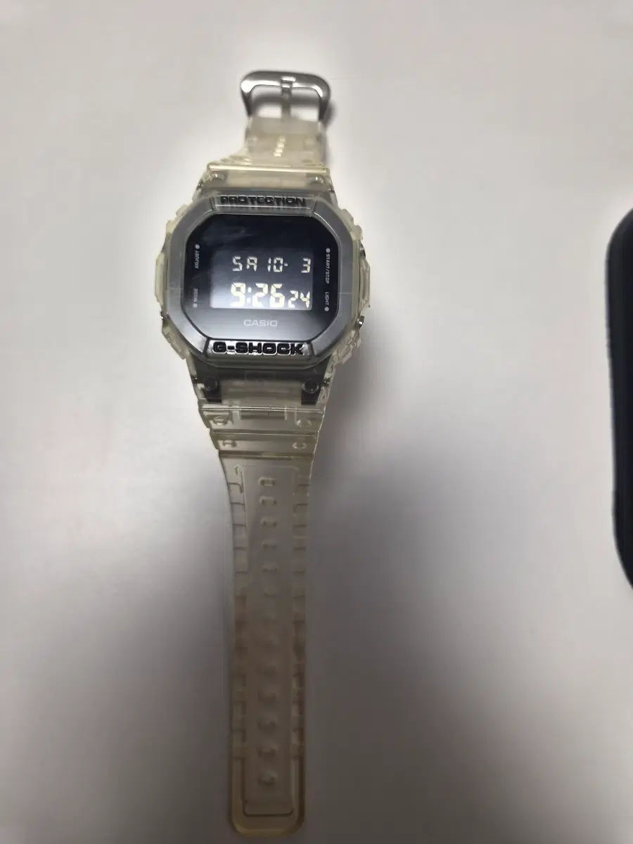 카시오 G-SHOCK 지샥 투명 시계