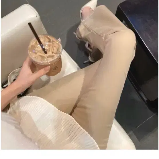 라플라 베이지바지