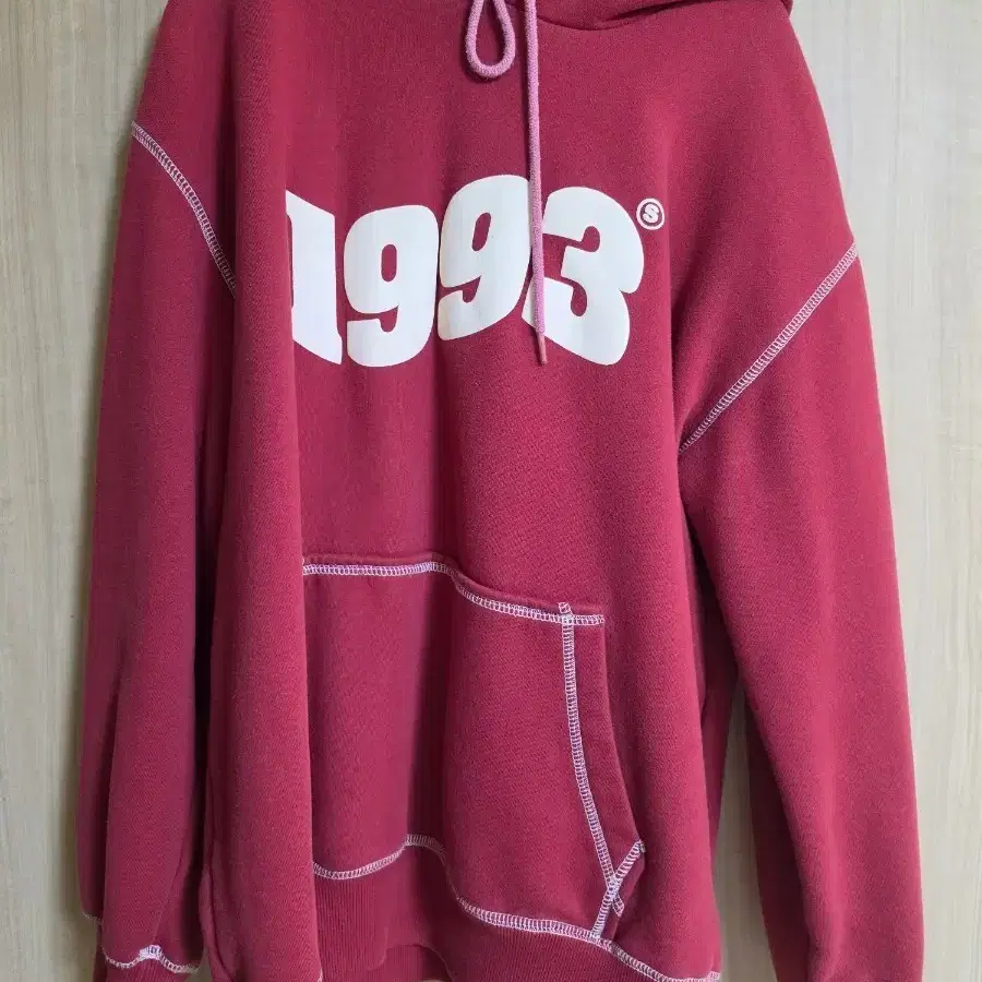 1993스튜디오 후드티 와인