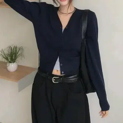 에이블리 브이넥 네이비 가디건