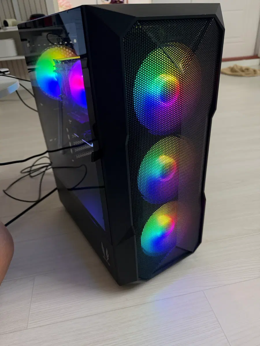 i7-8700 16GB RTX2060 게이밍PC