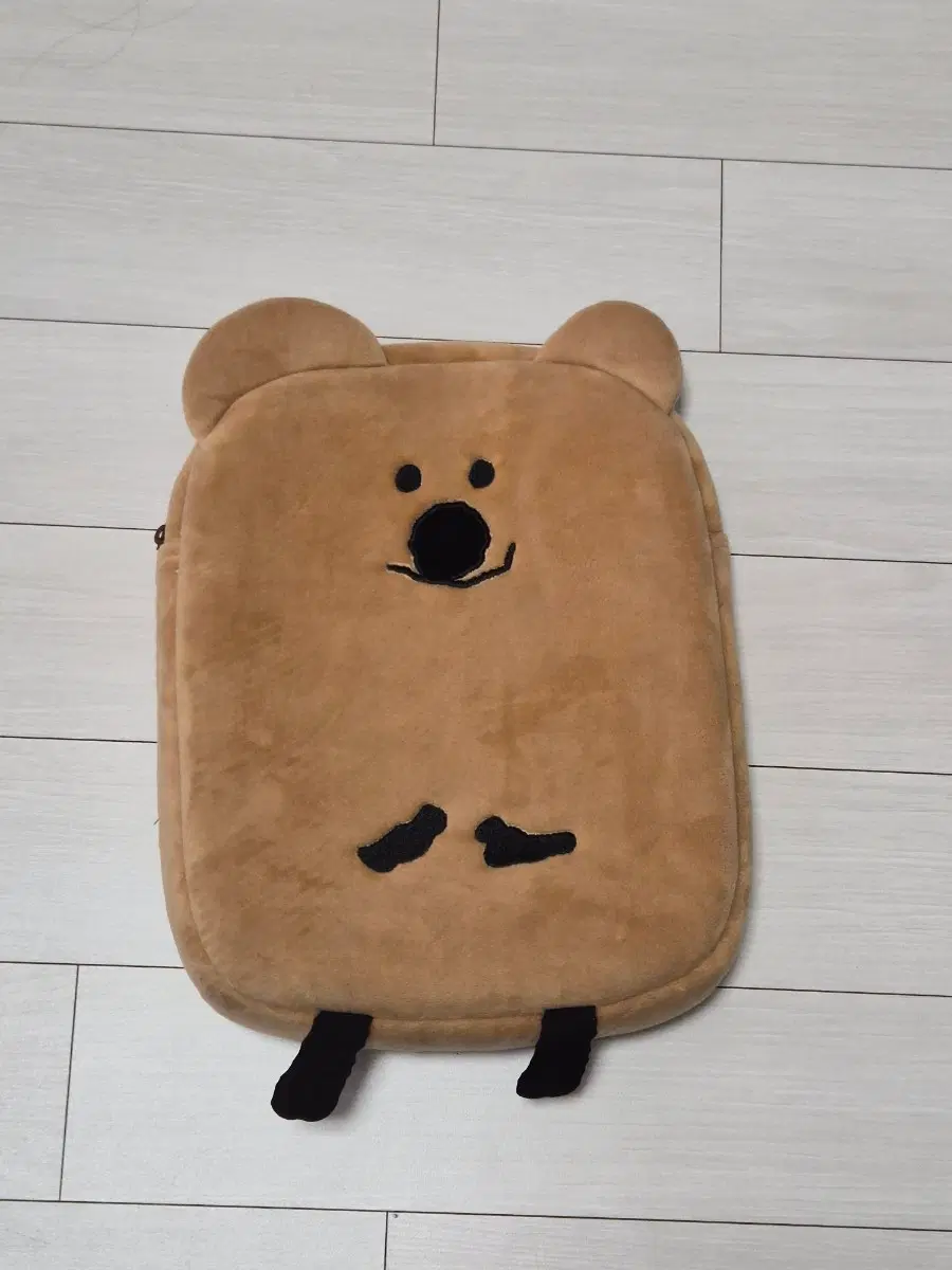 다이노탱 쿼카 해시브라운 아이패드 파우치