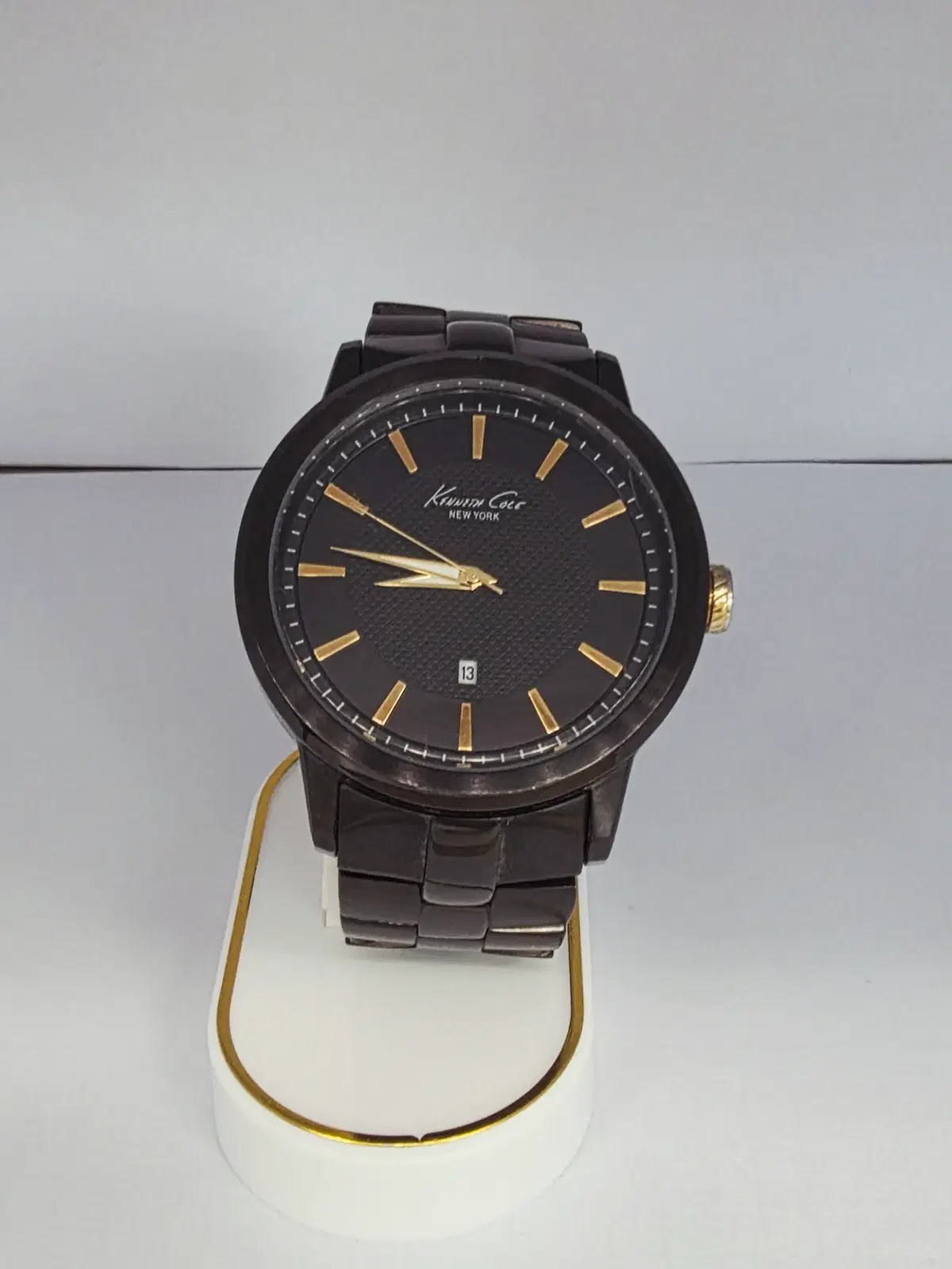 케네스콜(Kenneth Cole) 남성 메탈 손목시계.