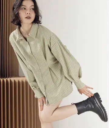 [ 슬림&내추럴 무드 ] 피치 스킨 허리 턱 스트라이프 셔츠