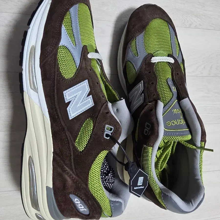 뉴발란스 x kith 다니엘 카타리 991v2 초콜릿 브라운 피스타치오