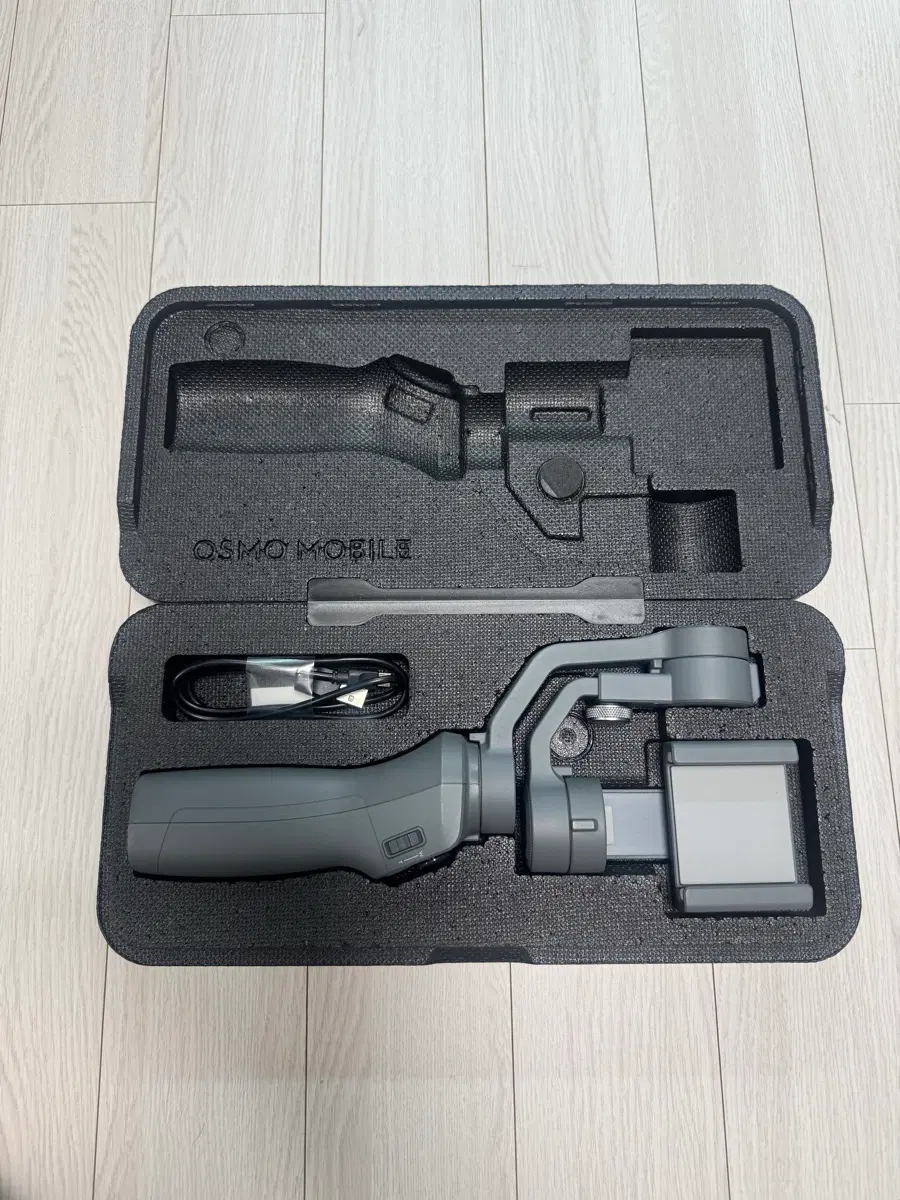 새상품 DJI 오즈모 모바일 2 스마트폰 짐벌 삼각대