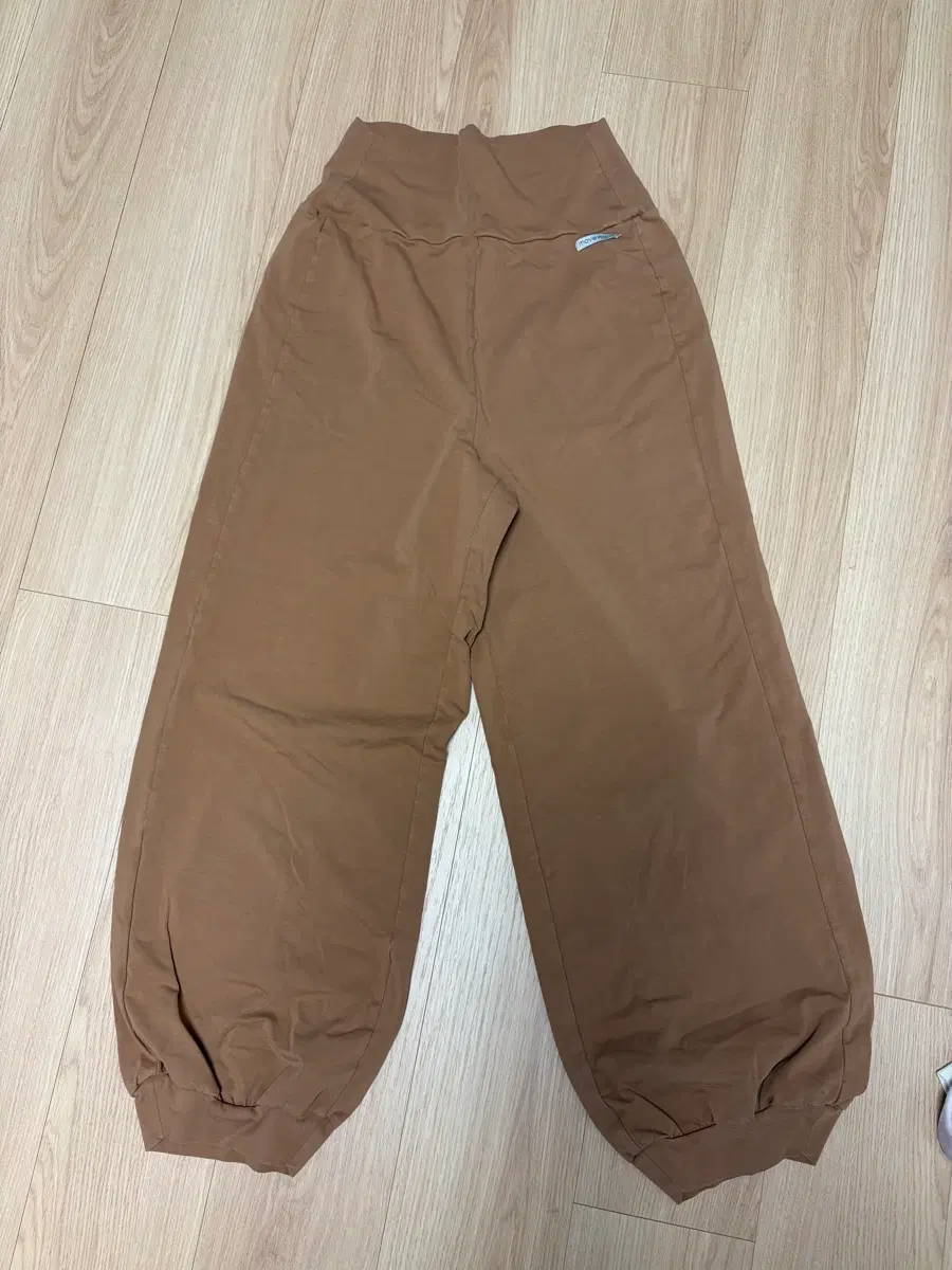 무브웜 cave sweatpants coffee색 M사이즈