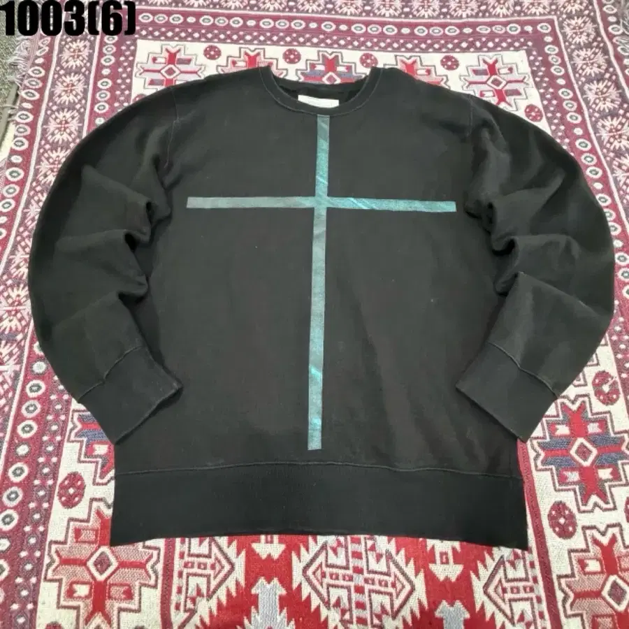 디스이즈네버댓 블랙 맨투맨 크로스 디자인 XL 1003