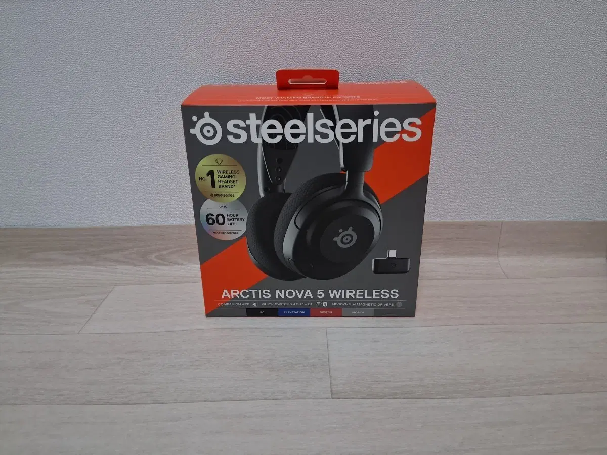 Arctis NOVA 5 무선 게이밍 헤드셋