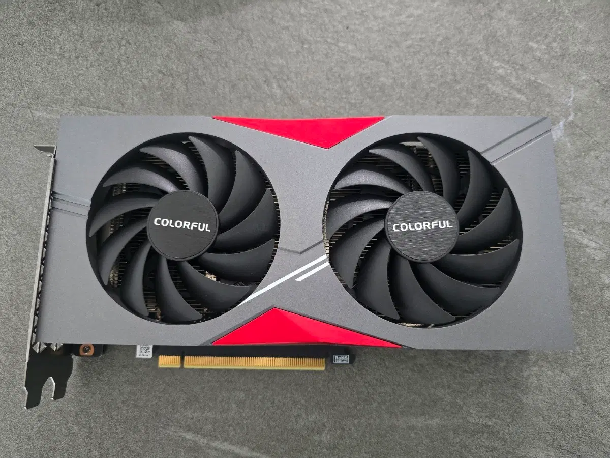 컬러풀 RTX 4060 DUO 8GB 그래픽카드 팝니다.