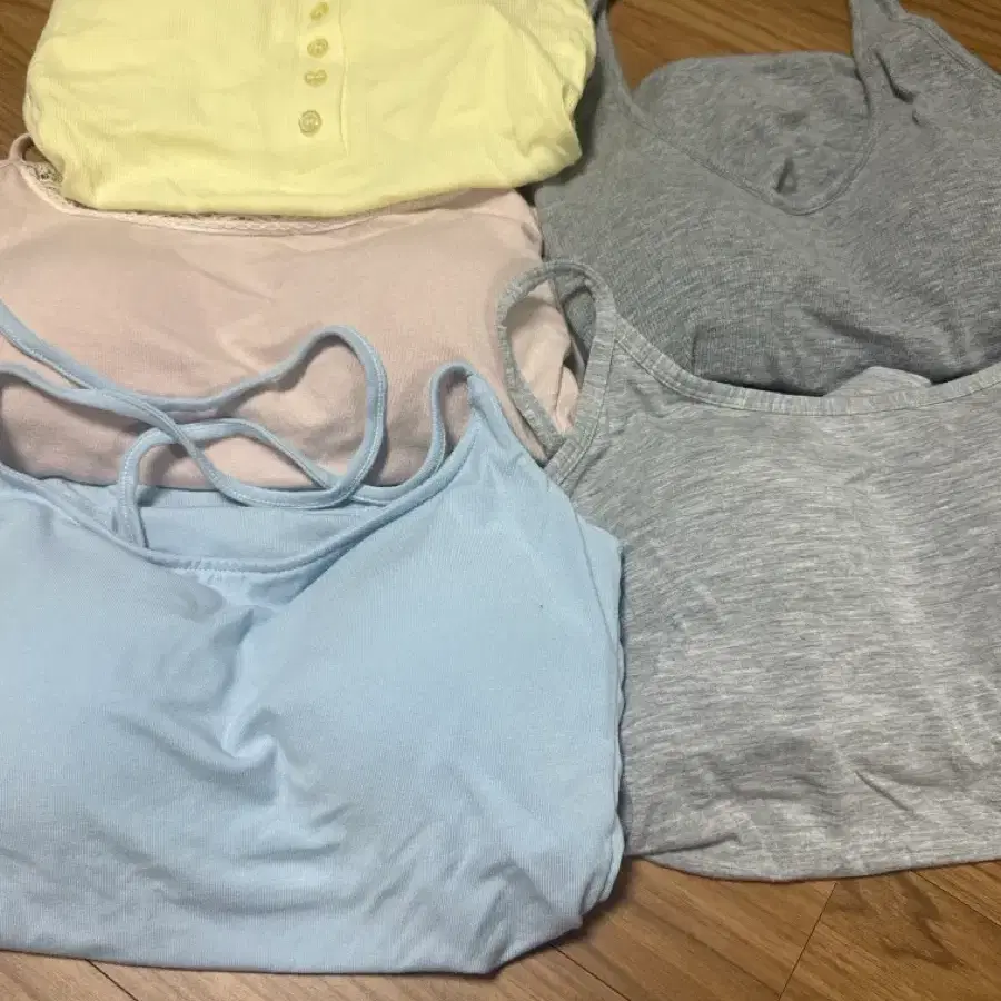 (새상품) 캡나시 5개 일괄 레이어드 홀터넥 나시