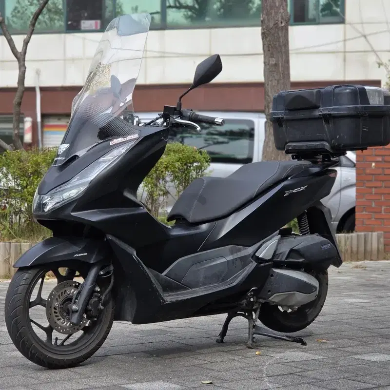 혼다 PCX125 21년식 abs 1.8만키로 출퇴근용 깔끔한상태 판매합니다