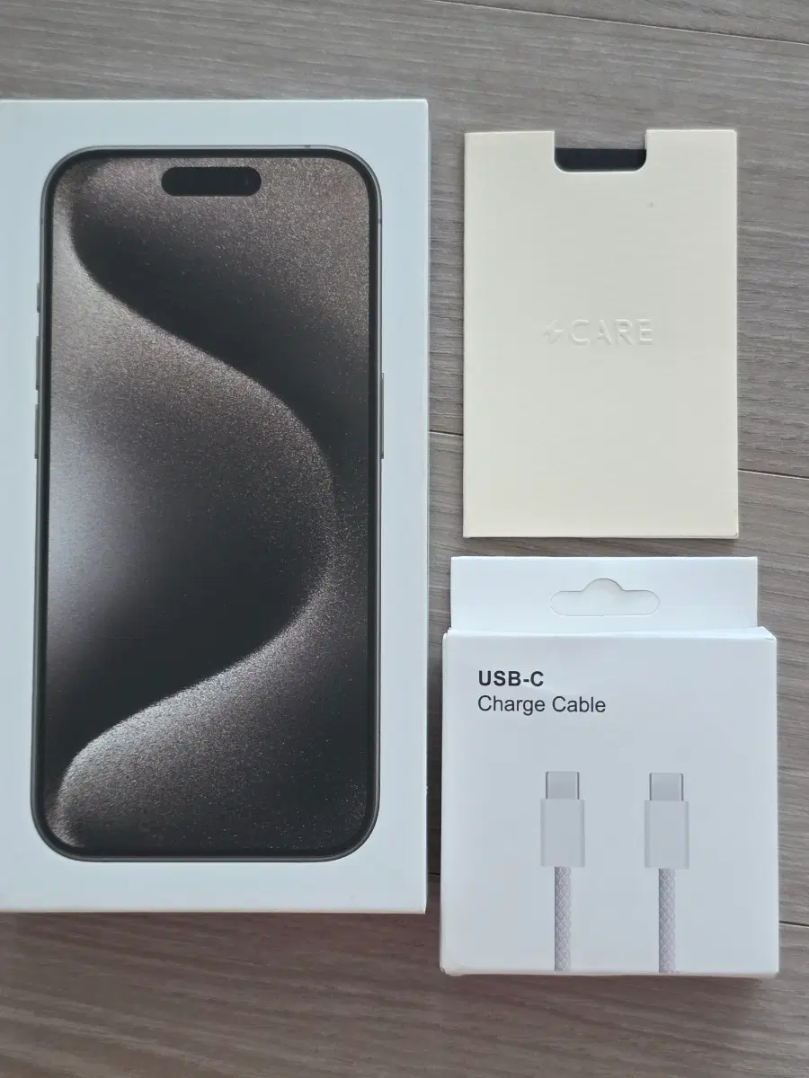 애플 아이폰 15 프로 내츄럴 티타늄 128gb 리퍼 미사용팝니다.
