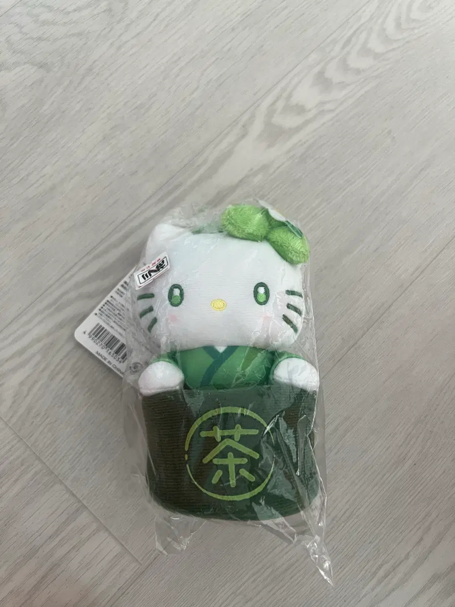 헬로키티 말차 마스코트