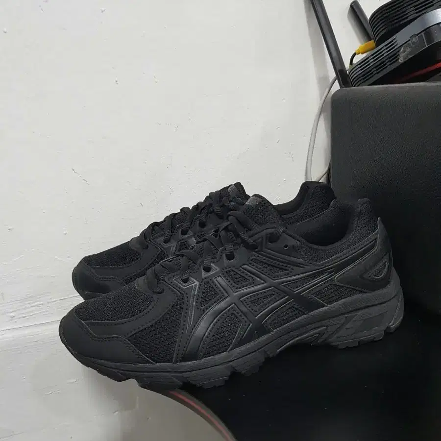 아식스 운동화 올블랙 250
