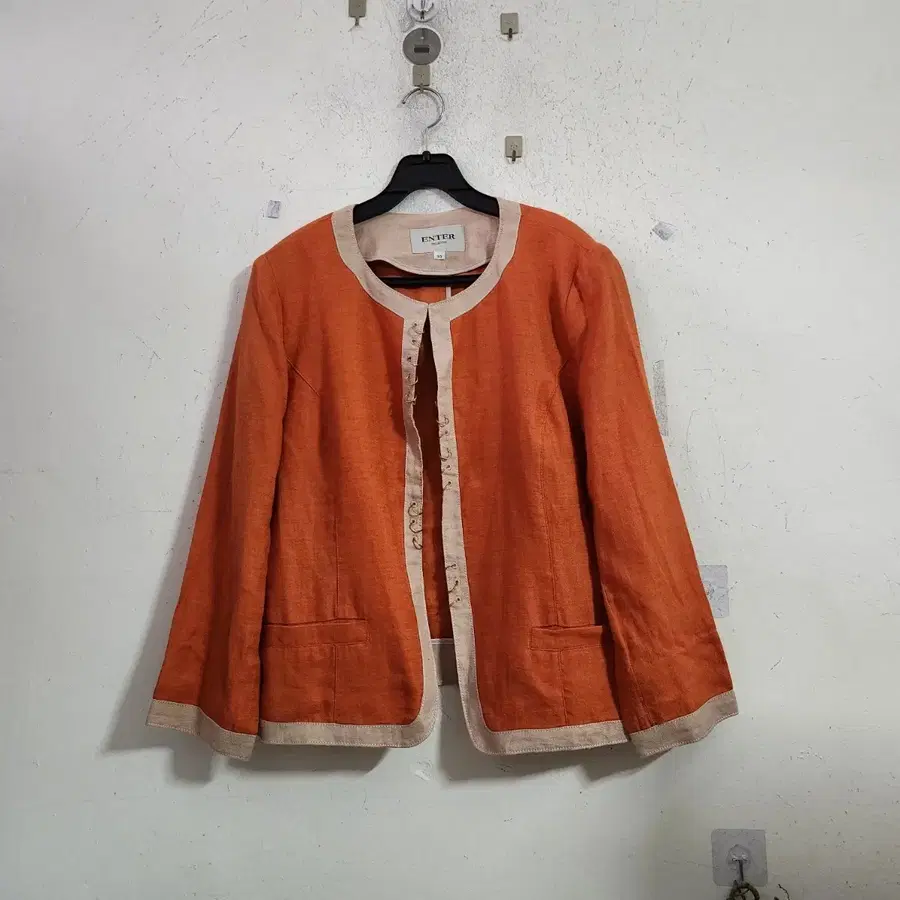 자켓 오렌지색