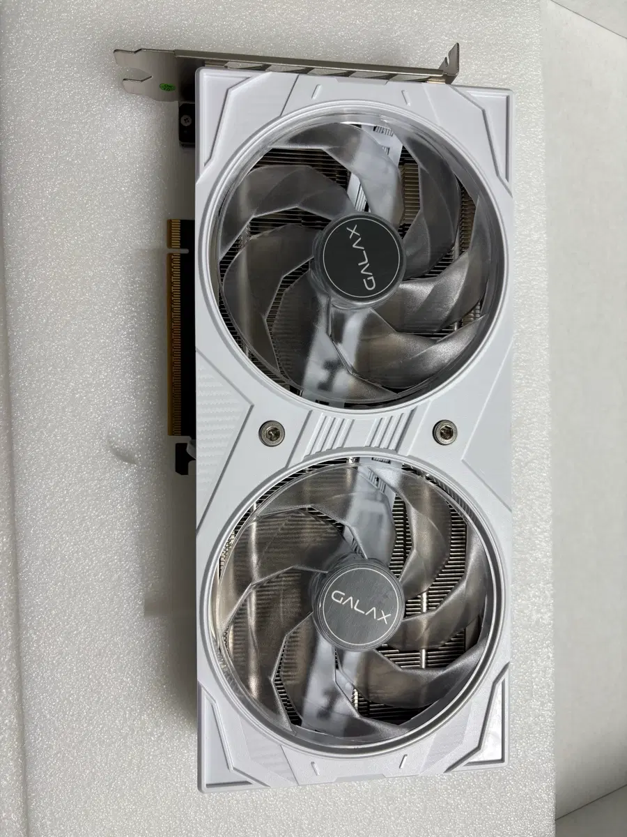 급처!!!) 신품수준 보증내 갤럭시 화이트 RTX 5060 그래픽카드