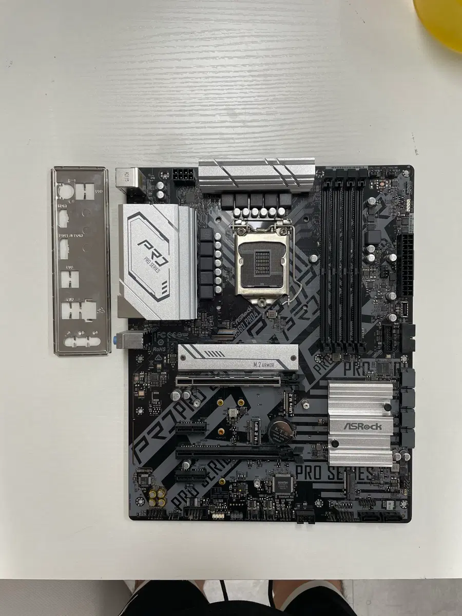 ASRock B560 PRO4 (1회 사용)