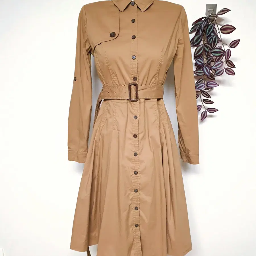 BCBG 트렌치느낌 롱원피스 55 O린츠OP 카멜