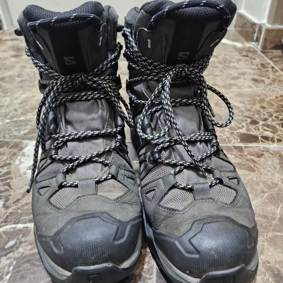 살로몬 퀘스트4 gtx 마그넷 블랙