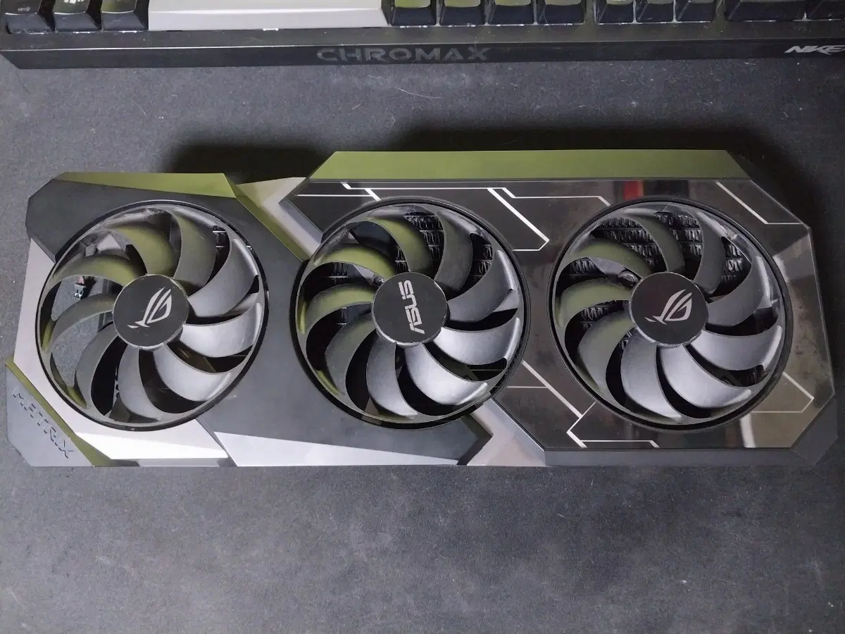 Matrix 2080ti 슈라우드 팝니다