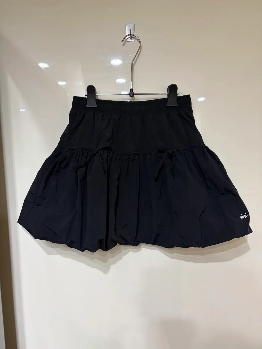 (L)네파 아이엠아이 나일론 벌룬 스커트