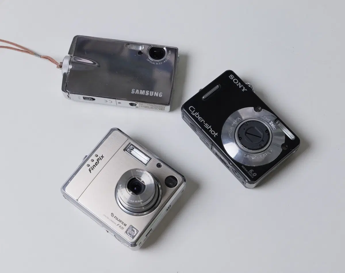 빈티지 디카 고장 부품용 3개 일괄 판매 파인픽스 f420/ 소니 사이버샷 dsc-w50 / 삼성 sdc-k50