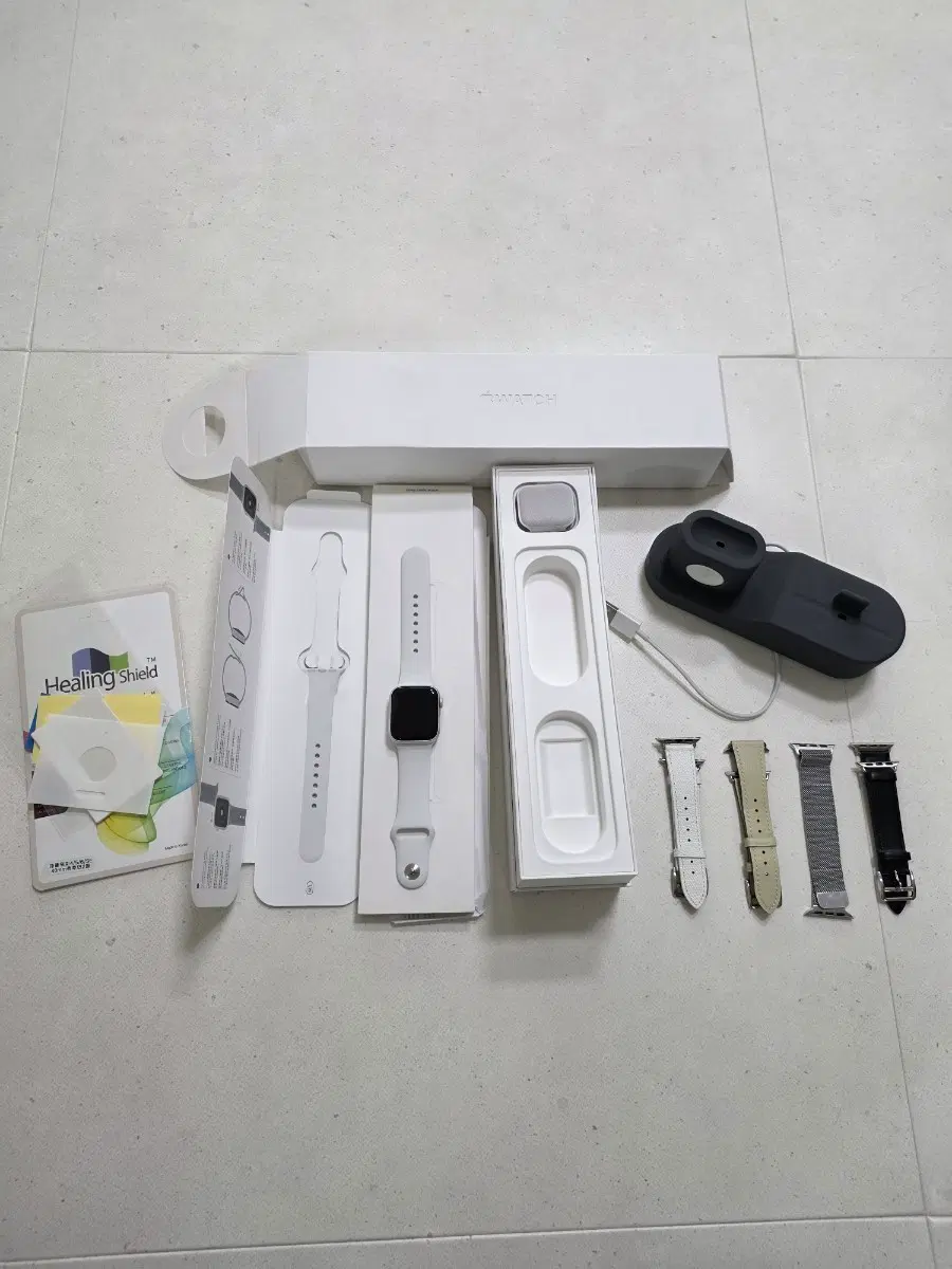 애플워치5 40MM 실버 A급 팝니다.