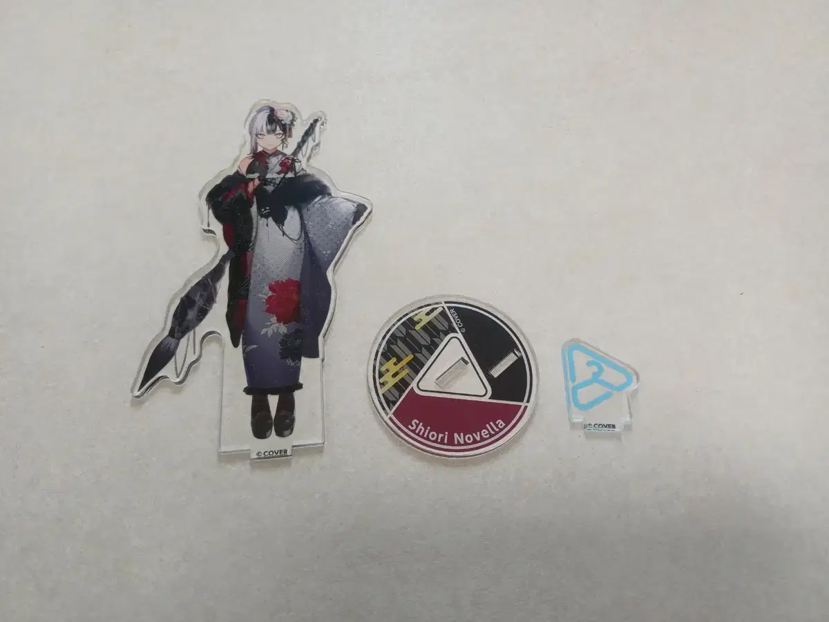 홀로라이브 시오리 아크릴 스탠드
